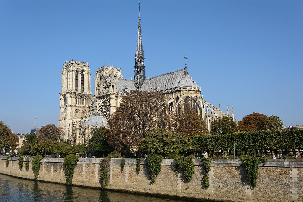 Notre-Dame de Paris from the southeast bank of the Seine